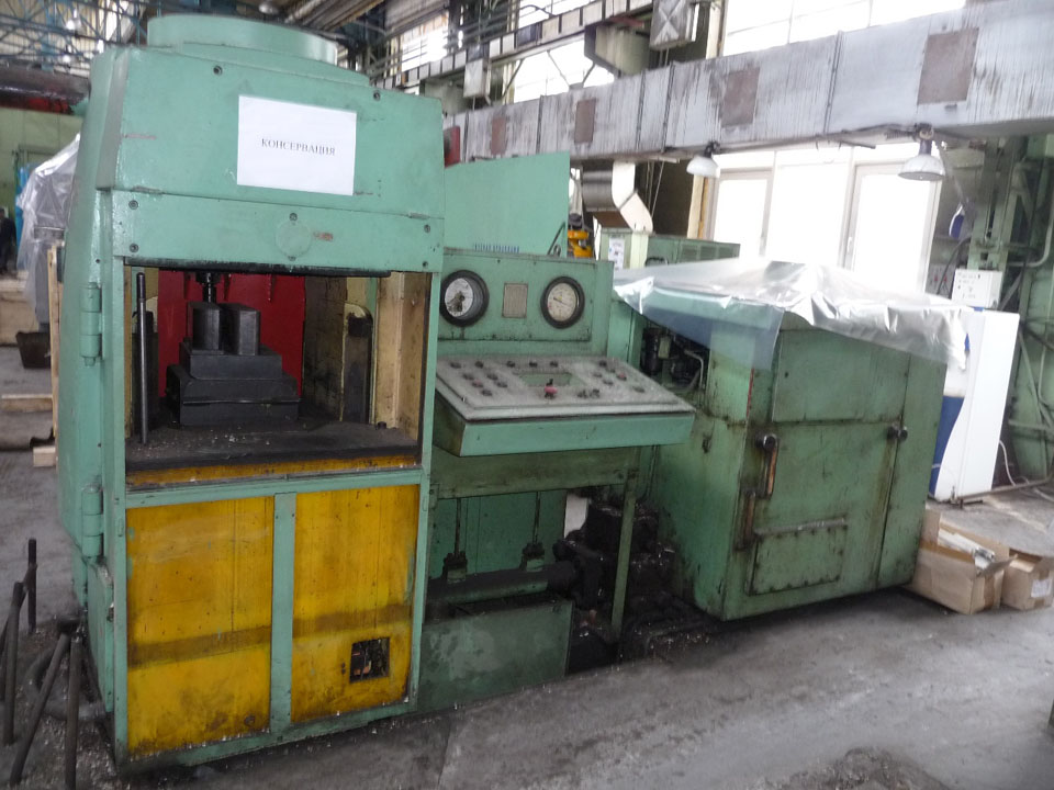 Hydraulic press for cold extrusion of relief cavity model P7640 ...